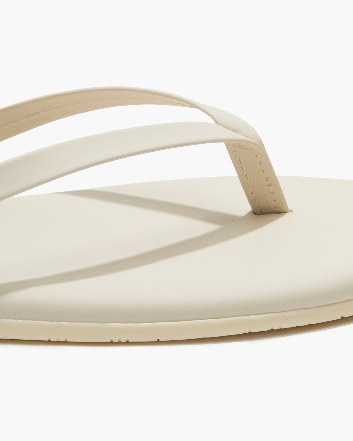 Lily Pigments Leather Flip Flops in Cream - TKEES