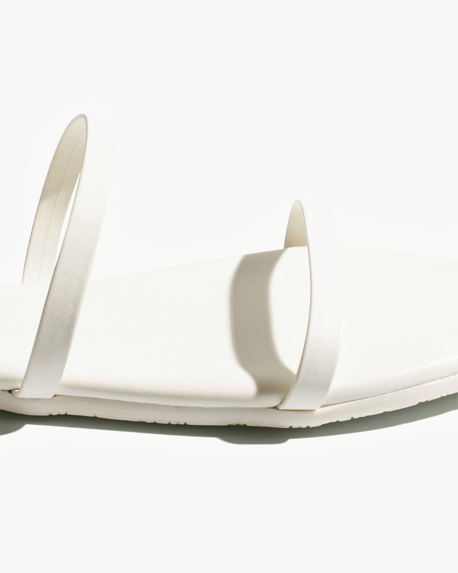 Gemma Leather Sandals in Cream - TKEES