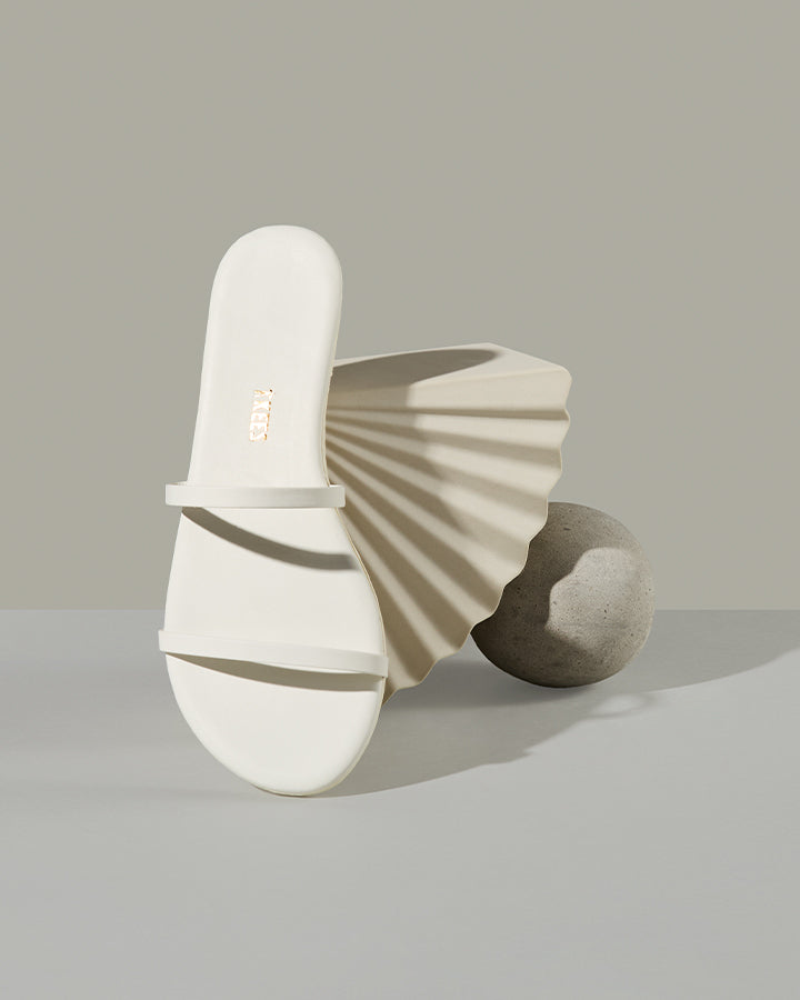 Gemma Leather Sandals in Cream - TKEES