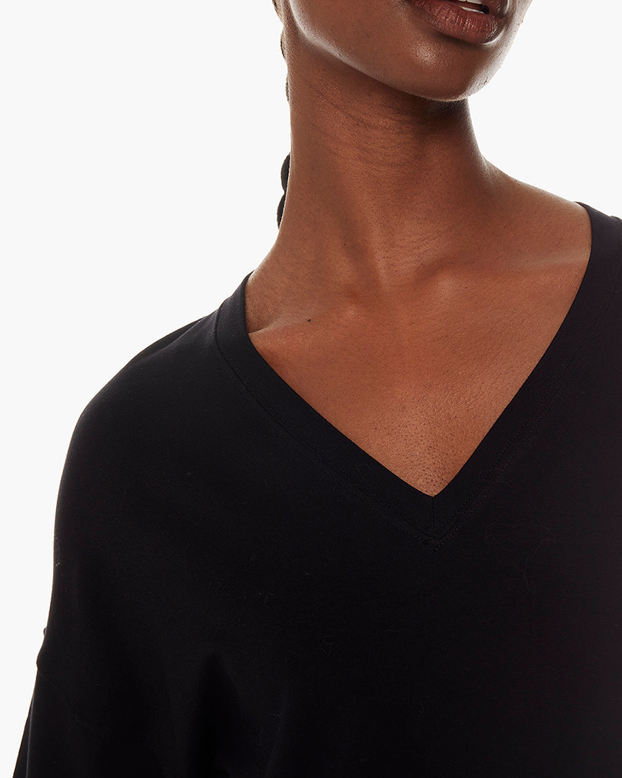 Matinée-de-Tennis-V-neck - Black  - TKEES